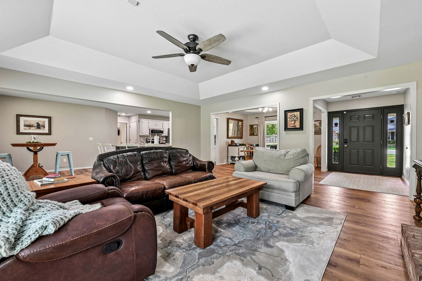 Serene Getaway with Fireplace, Grill & Outdoor Lounge in Grove, Oklahoma