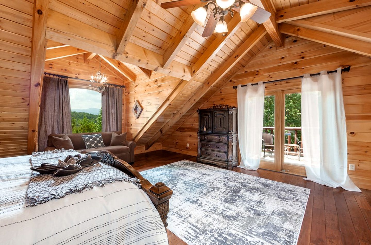 Unforgettable Family Vacations in this Stunning Rental with Indoor Pool in Sevierville, Tennessee