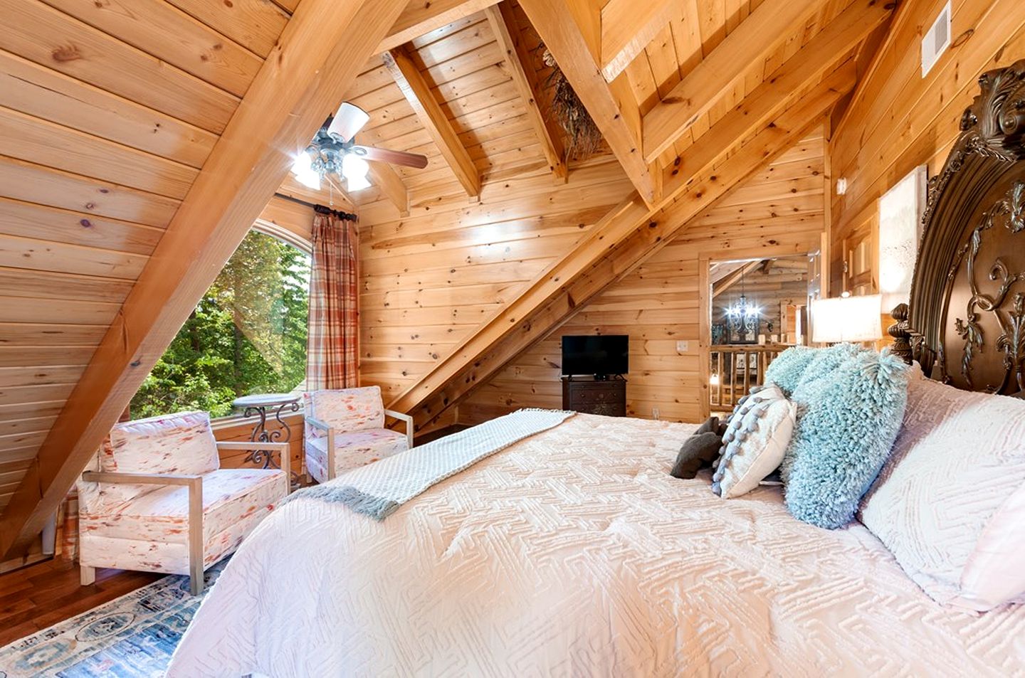 Unforgettable Family Vacations in this Stunning Rental with Indoor Pool in Sevierville, Tennessee