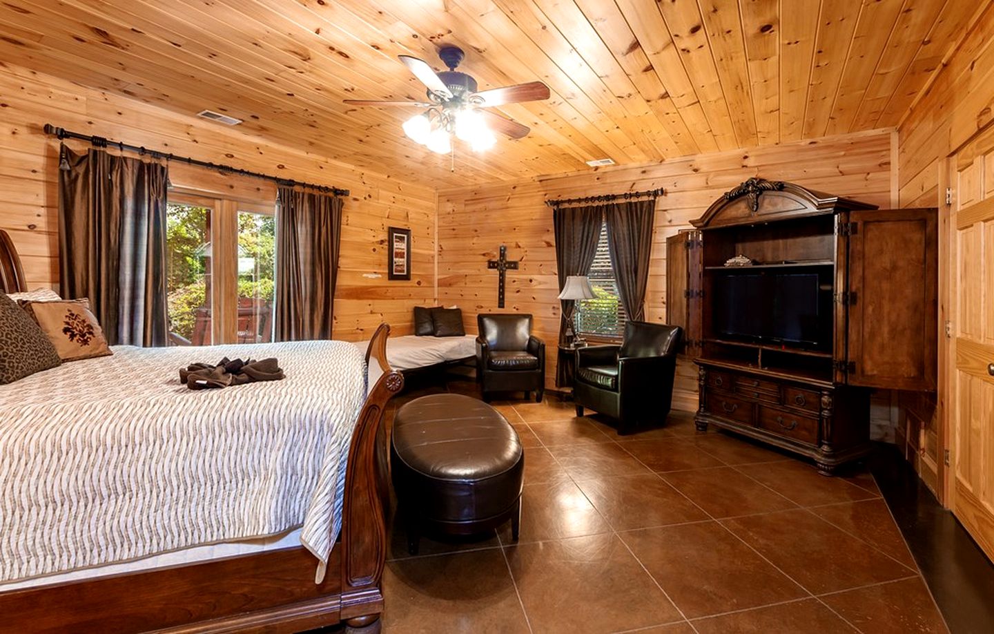 Unforgettable Family Vacations in this Stunning Rental with Indoor Pool in Sevierville, Tennessee