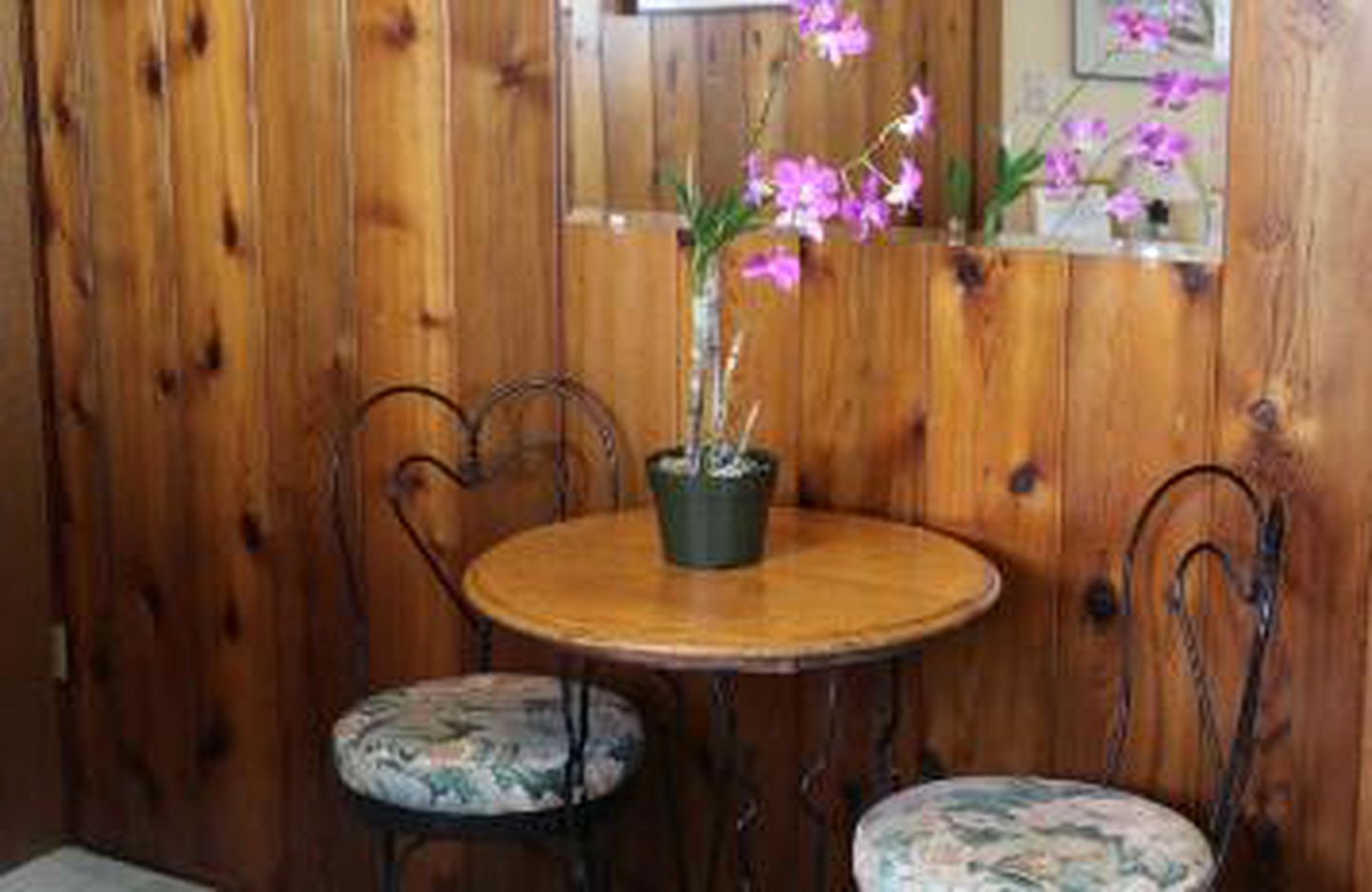 Romantic Weekend Getaway in a Bed and Breakfast in Ocean View, Hawaii