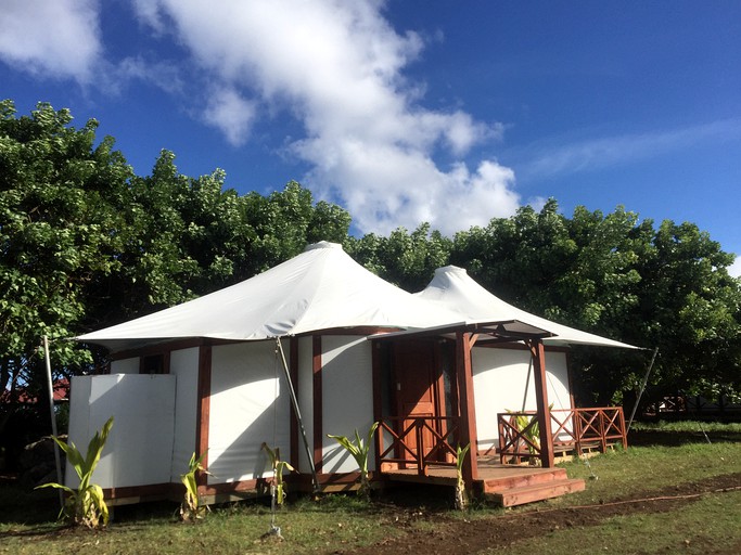 Tented Cabins (Easter Island, Valparaíso, Chile)