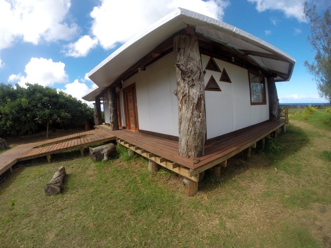 Tented Cabins (Easter Island, Valparaíso, Chile)