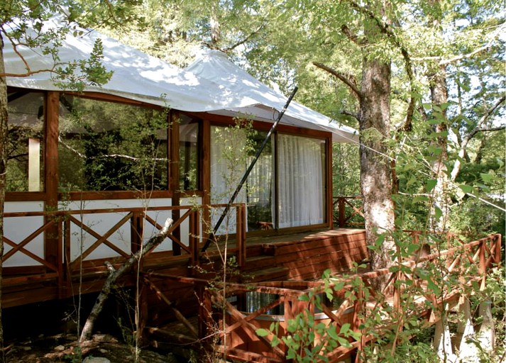 Tented Cabins (Easter Island, Valparaíso, Chile)