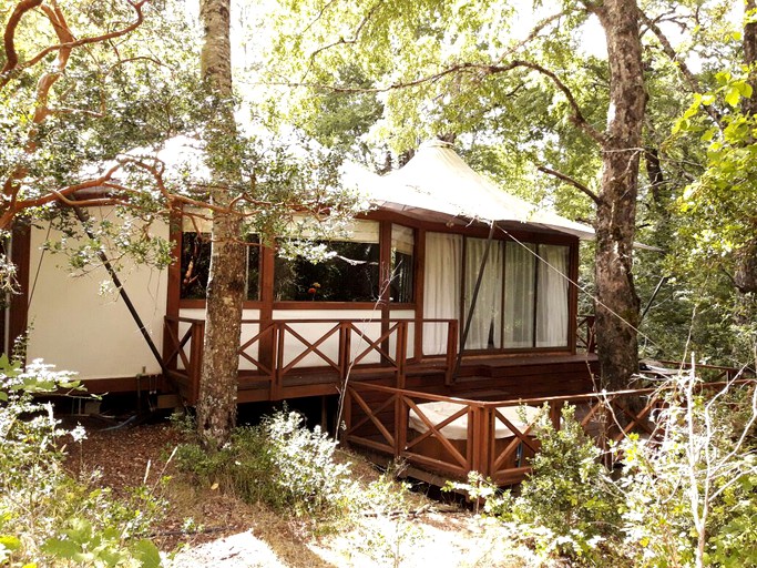 Tented Cabins (Easter Island, Valparaíso, Chile)