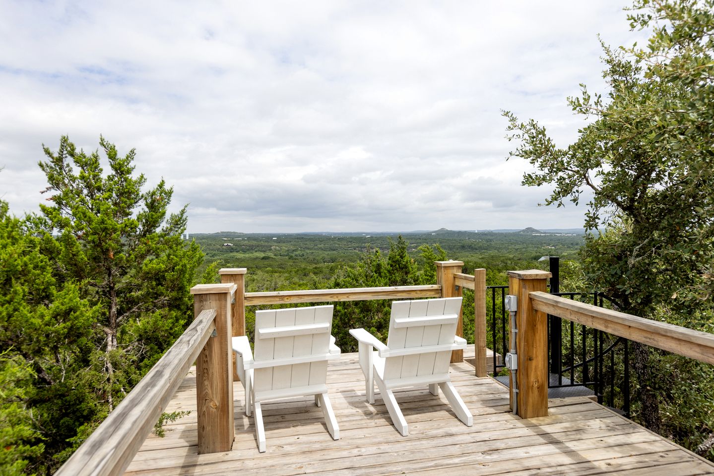 Beautiful Romantic Yurt Surrounded by Nature in Wimberley, Texas