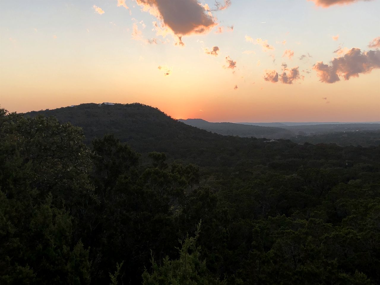 Beautiful Romantic Yurt Surrounded by Nature in Wimberley, Texas