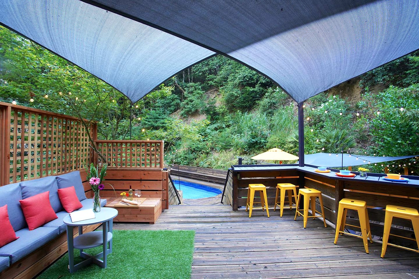 Luxurious Cabin with Swimming Pool, Hot-tub and Barbecue in Guerneville, California