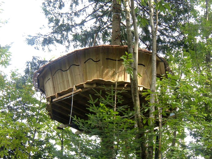 Tree Houses (Saint-Julien-Labrousse, Auvergne-Rhône-Alpes, France)