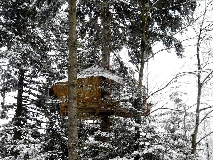 Tree Houses (Saint-Julien-Labrousse, Auvergne-Rhône-Alpes, France)