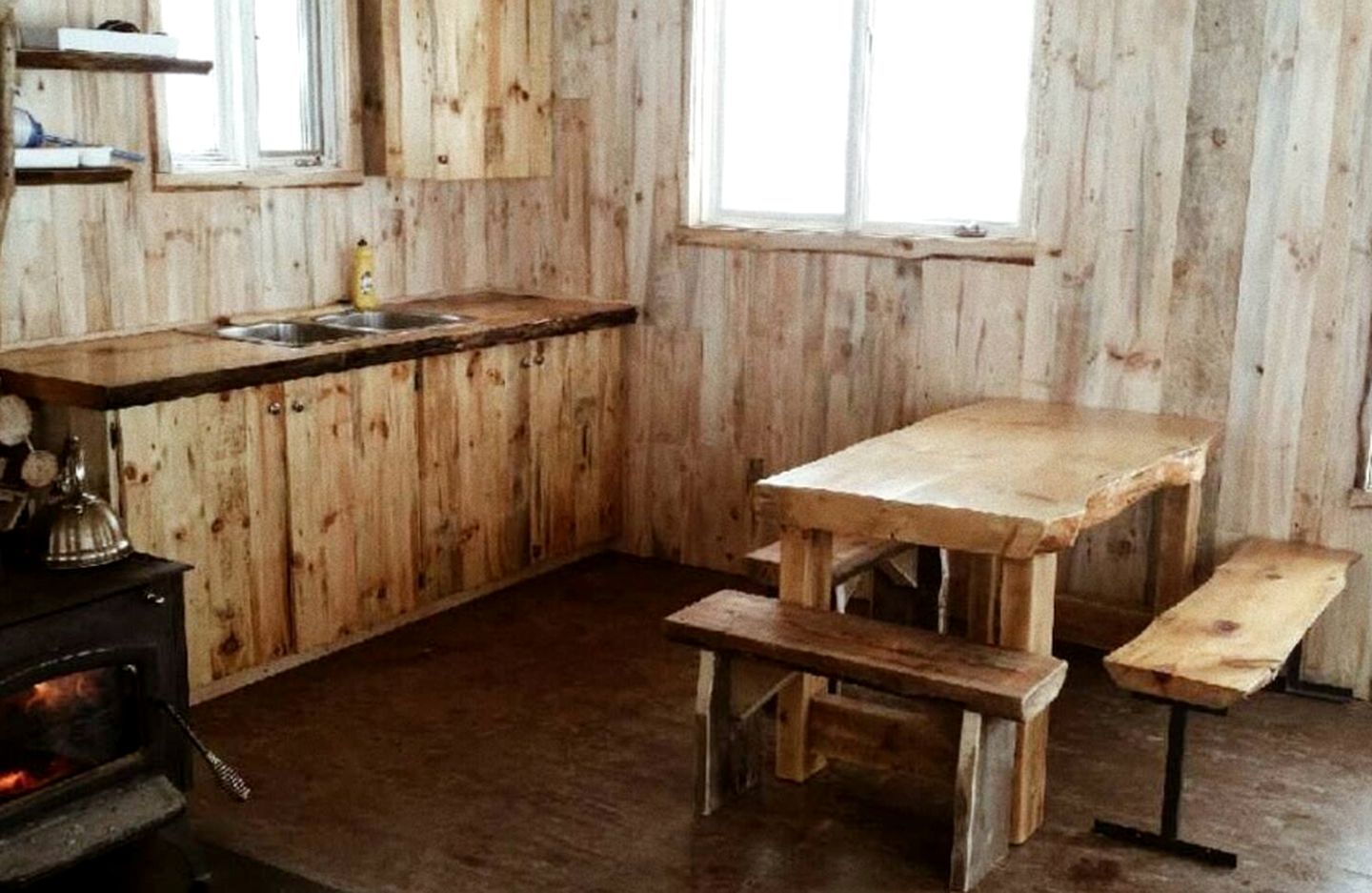 Pet-Friendly Cabin for an Off-Grid Getaway near Montreal, Quebec