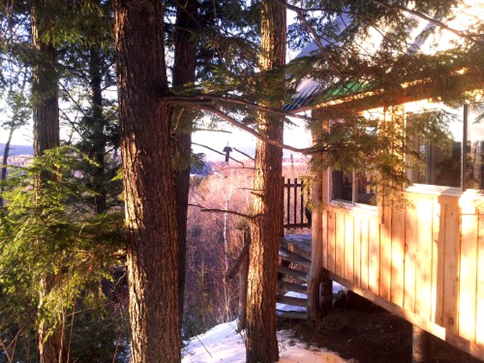 Cabins (Sainte-Béatrix, Quebec, Canada)