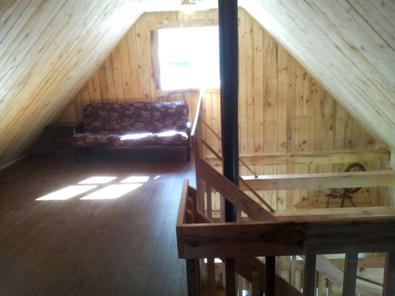 Large Lakeside Cabin Rental with a Wood-Burning Stove in Lanaudière, Québec