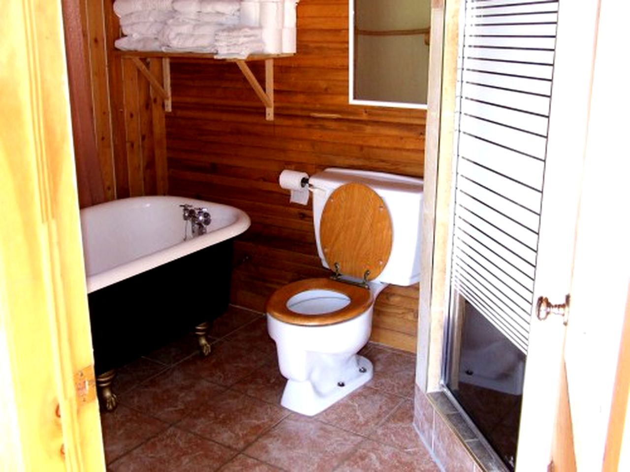 Classic Cabin Accommodation by a Lake in Lanaudière, Québec, Canada
