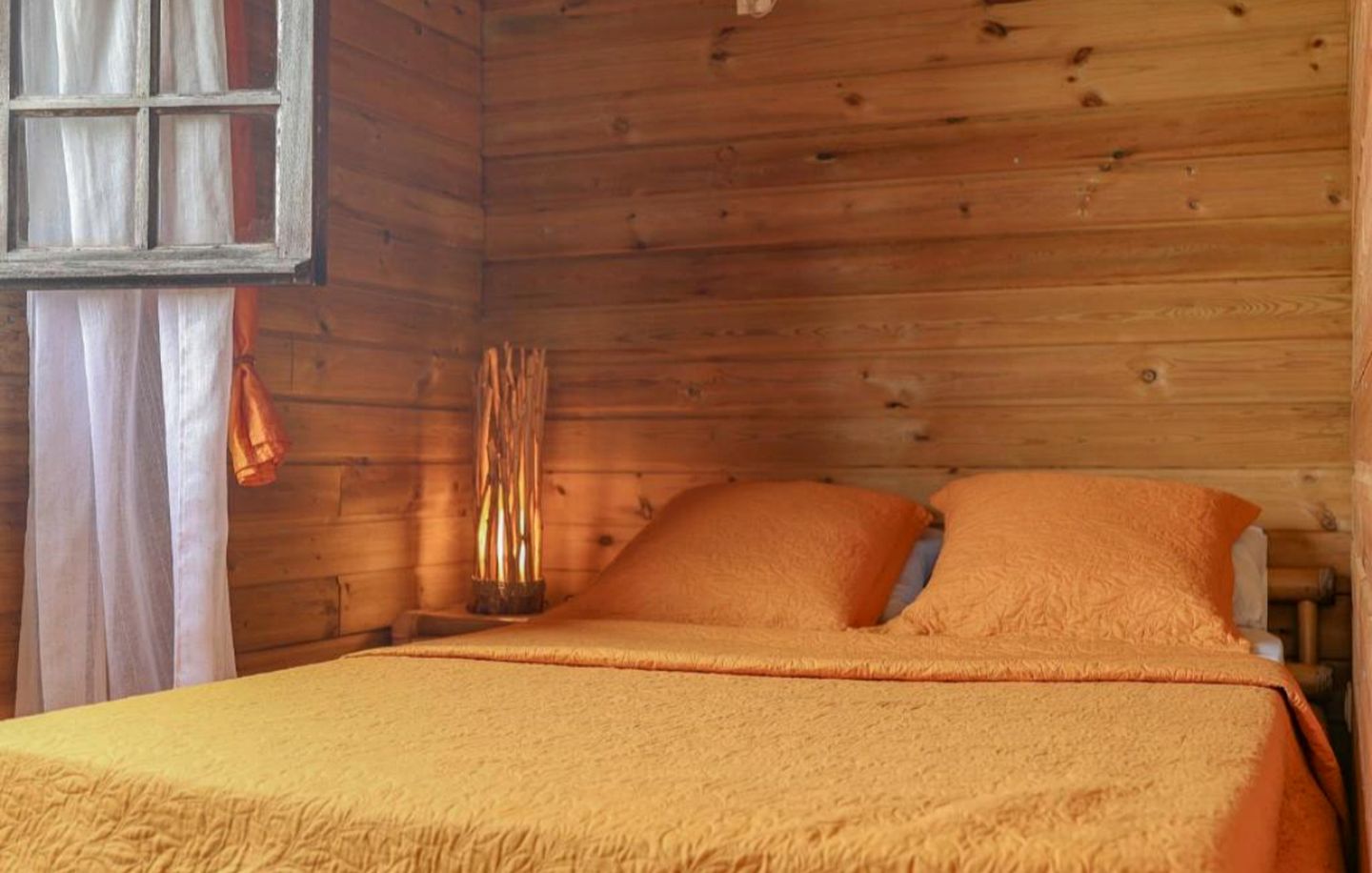 Idyllic Tropical Retreat with Shared Pool, Surrounded by Lush Nature, Near Sainte-Rose, Guadeloupe