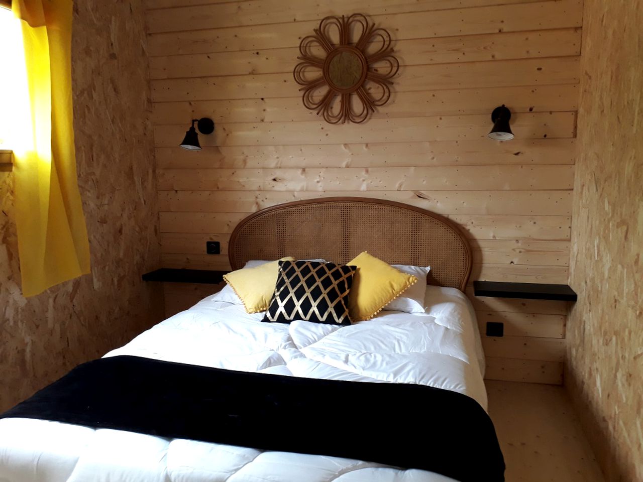 Cozy Country Cottage Rental among Picturesque Vineyards in the Poitou-Charentes Region, France