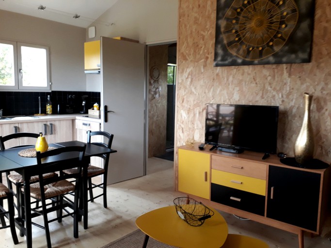 Cottages (Bourg-Charente, Nouvelle-Aquitaine, France)