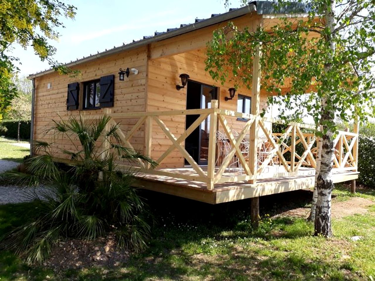 Cabins (Bourg-Charente, Nouvelle-Aquitaine, France)
