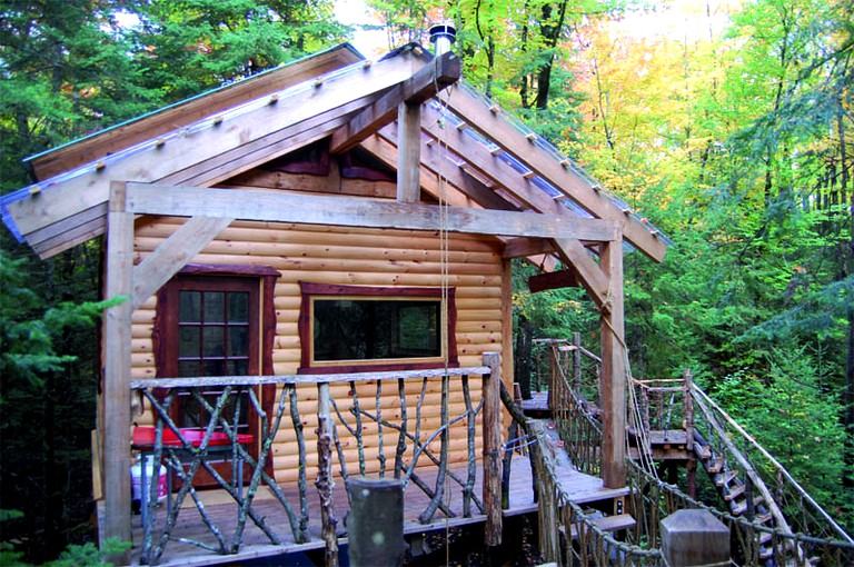 Tree Houses (Nominingue, Quebec, Canada)