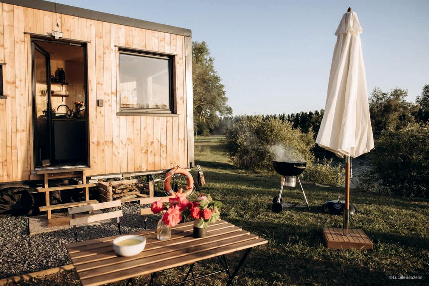 Idyllic Eco Retreat with Pond Access near Fontainebleau Forest, Burgundy