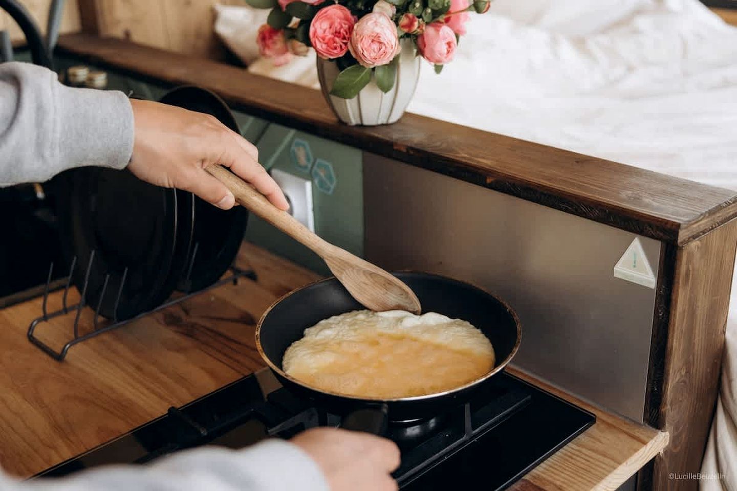 Idyllic Eco Retreat with Pond Access near Fontainebleau Forest, Burgundy