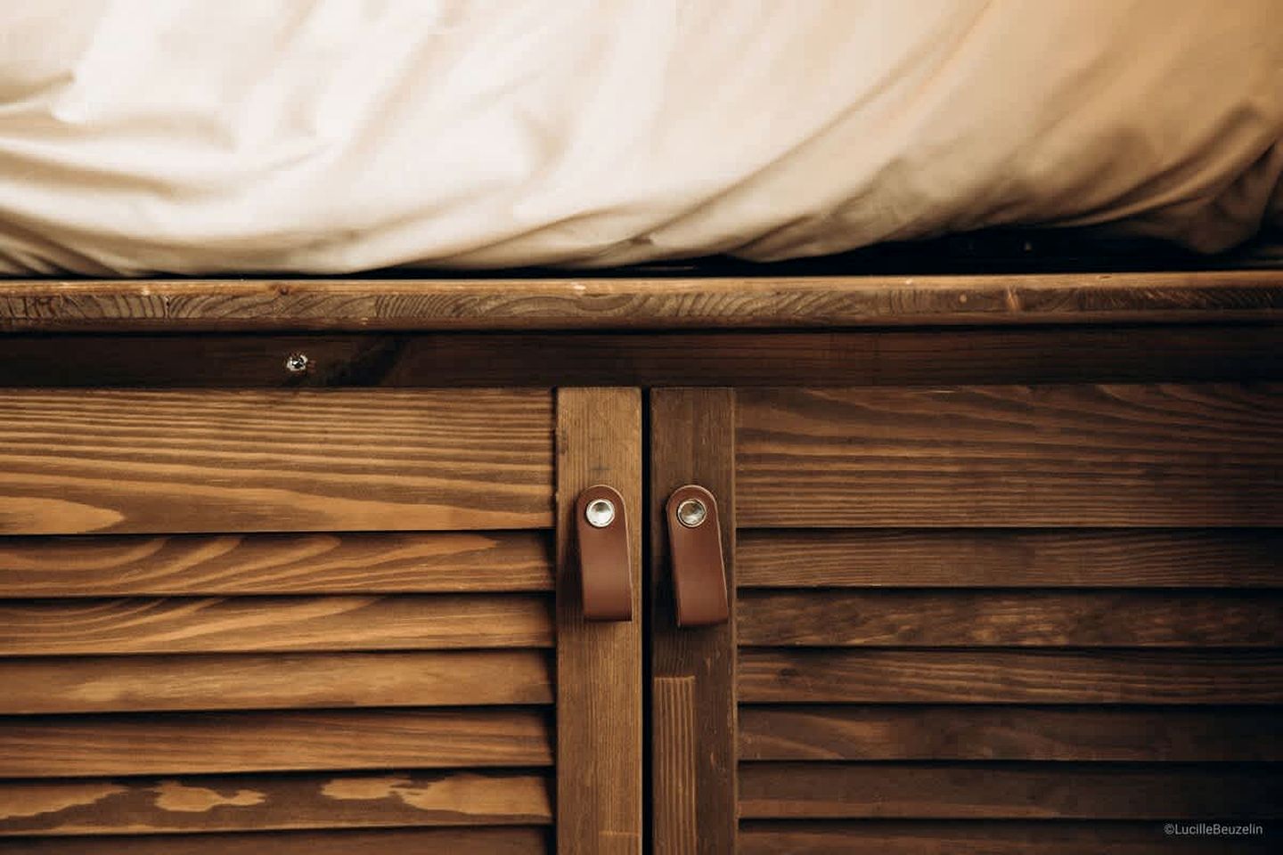 Idyllic Eco Retreat with Pond Access near Fontainebleau Forest, Burgundy