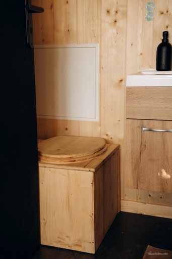 Tiny Houses (France, Villeneuve-la-Guyard, Bourgogne-Franche-Comté)