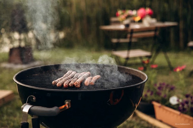 Tiny Houses (France, Villeneuve-la-Guyard, Bourgogne-Franche-Comté)