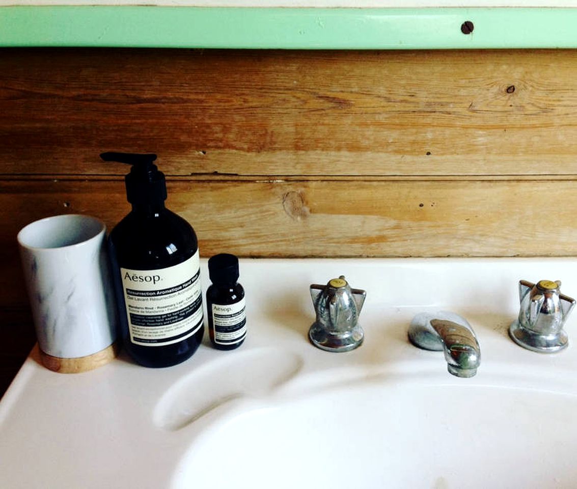 Romantic Log Cabin for Holidays Underneath Open Sky in Warracknabeal, Victoria