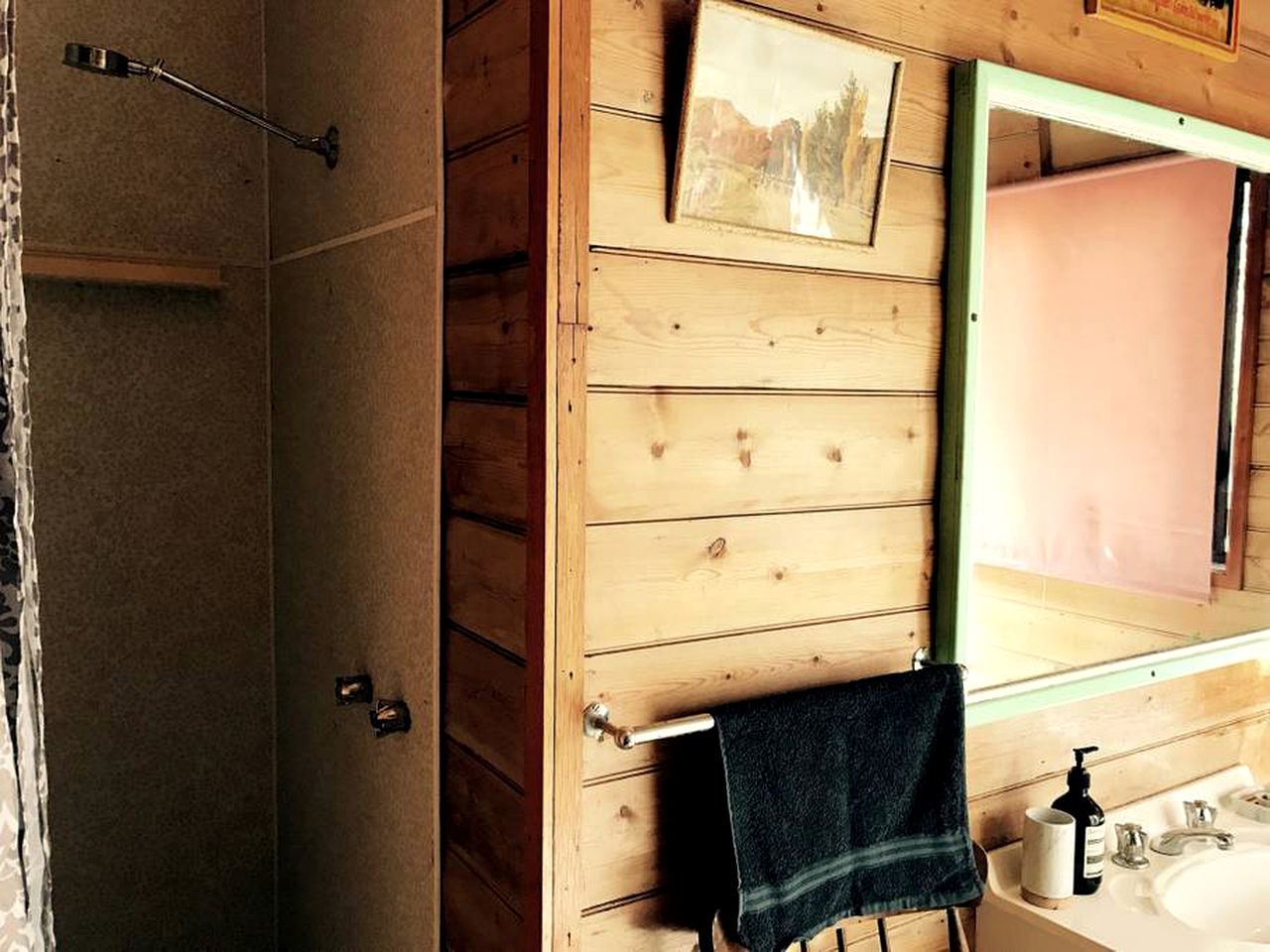 Romantic Log Cabin for Holidays Underneath Open Sky in Warracknabeal, Victoria