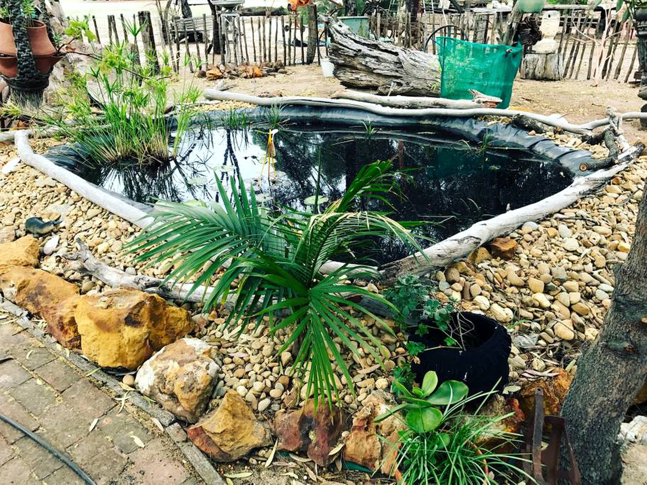 Romantic Log Cabin for Holidays Underneath Open Sky in Warracknabeal, Victoria