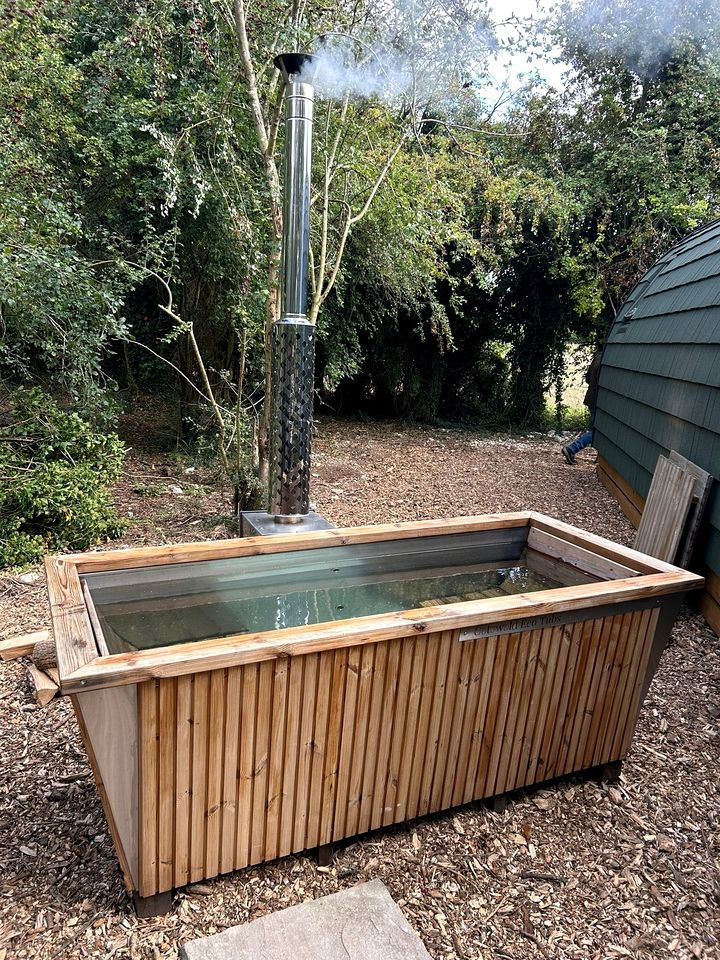 Gorgeous Glamping Pod with Incredible Vineyard Views for an Unforgettable Escape near Salisbury, England