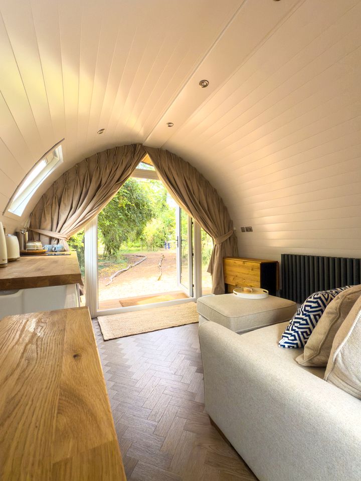 Gorgeous Glamping Pod with Incredible Vineyard Views for an Unforgettable Escape near Salisbury, England