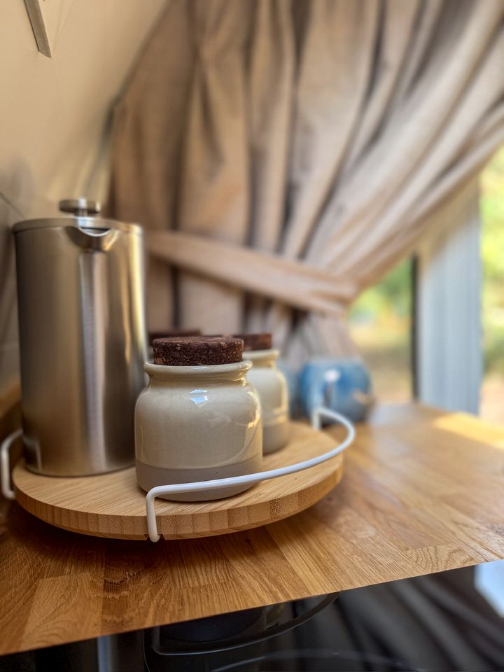 Gorgeous Glamping Pod with Incredible Vineyard Views for an Unforgettable Escape near Salisbury, England