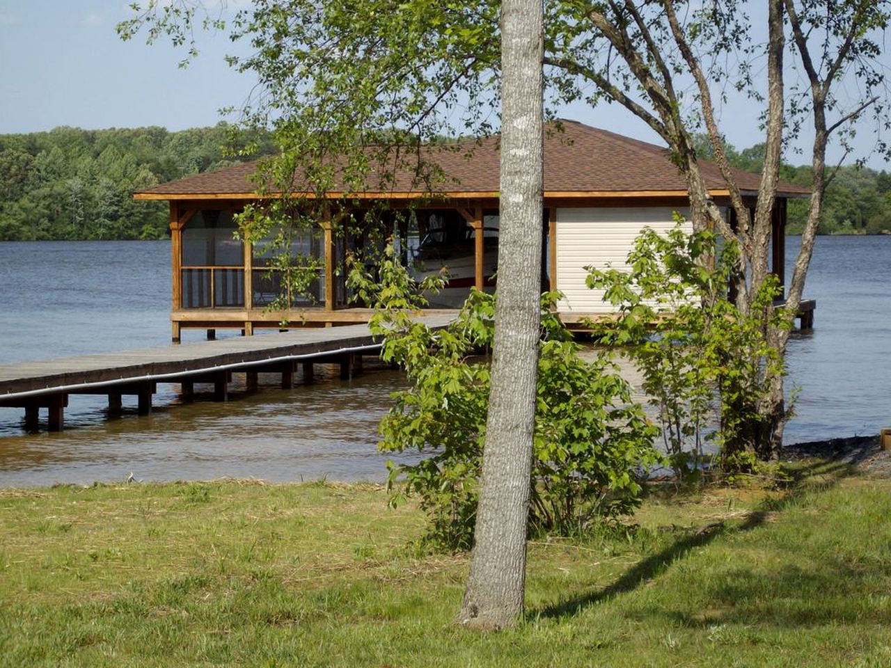 Stunning Lakeside Cabin Rental with Private Boat Dock in Louisa County, Virginia