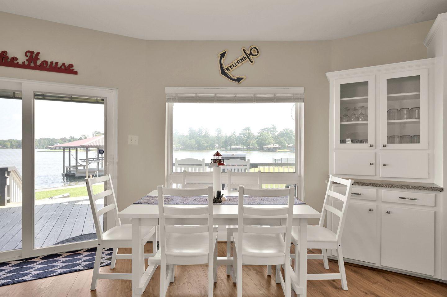 Lighthouse Views & Lake Vibes – 4BR Retreat in Livingston, TX