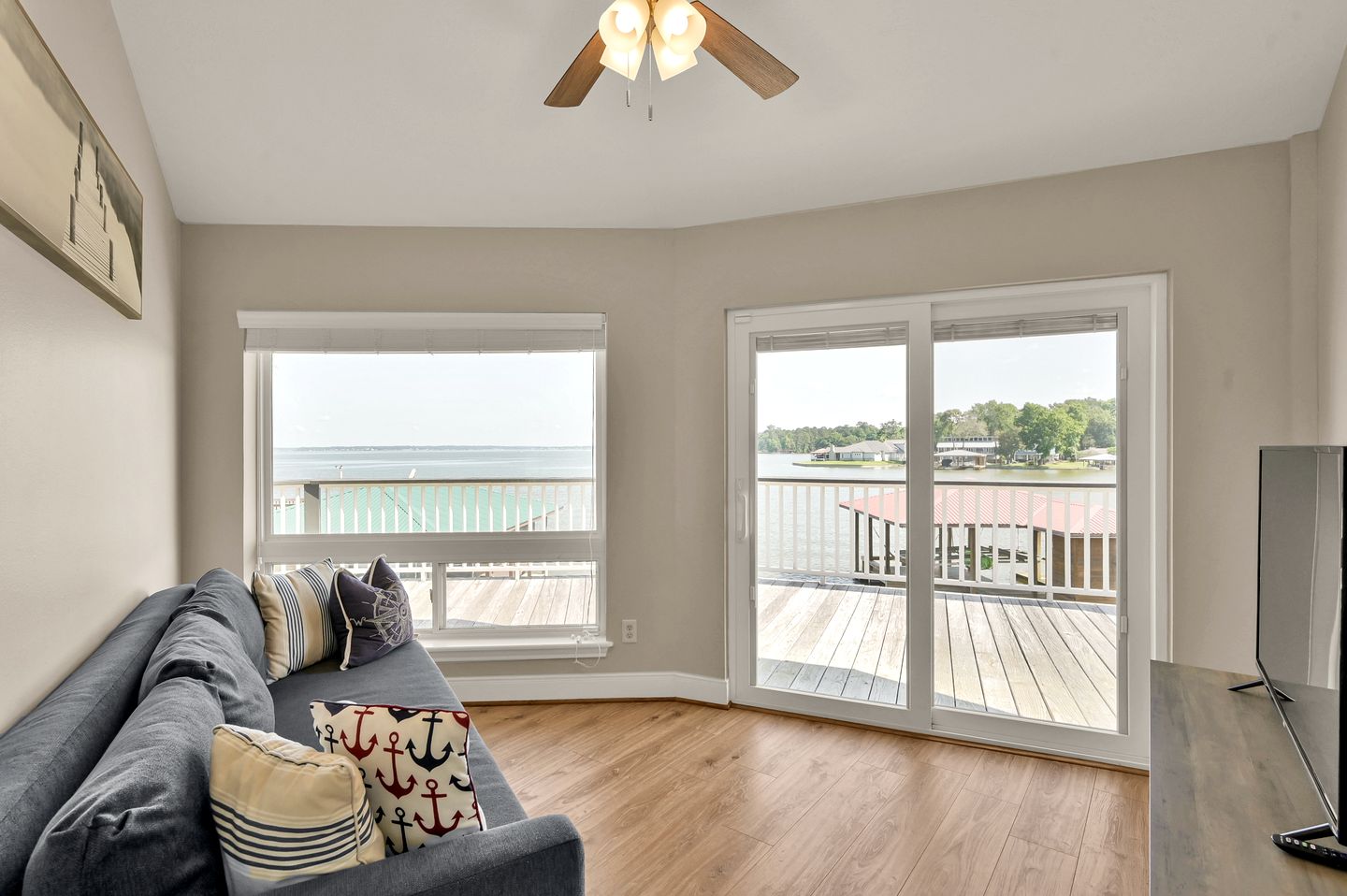 Lighthouse Views & Lake Vibes – 4BR Retreat in Livingston, TX