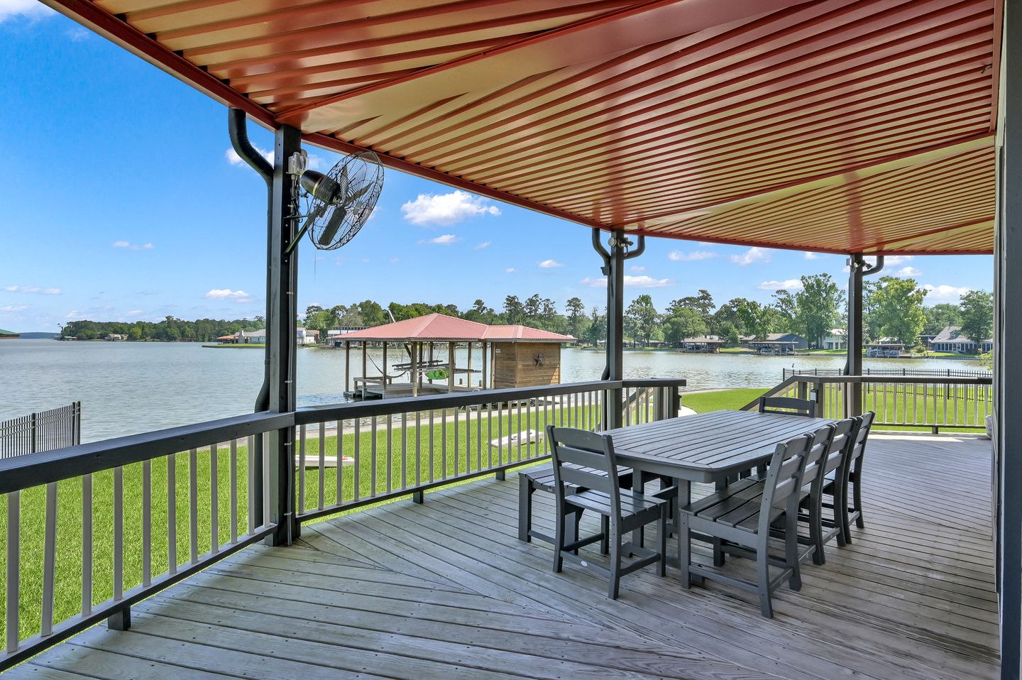 Lighthouse Views & Lake Vibes – 4BR Retreat in Livingston, TX