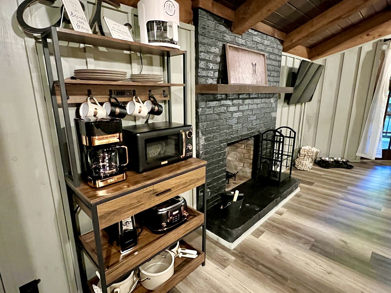Romantic Cabin Ideal for a Secluded Escape in Townsend, Tennessee