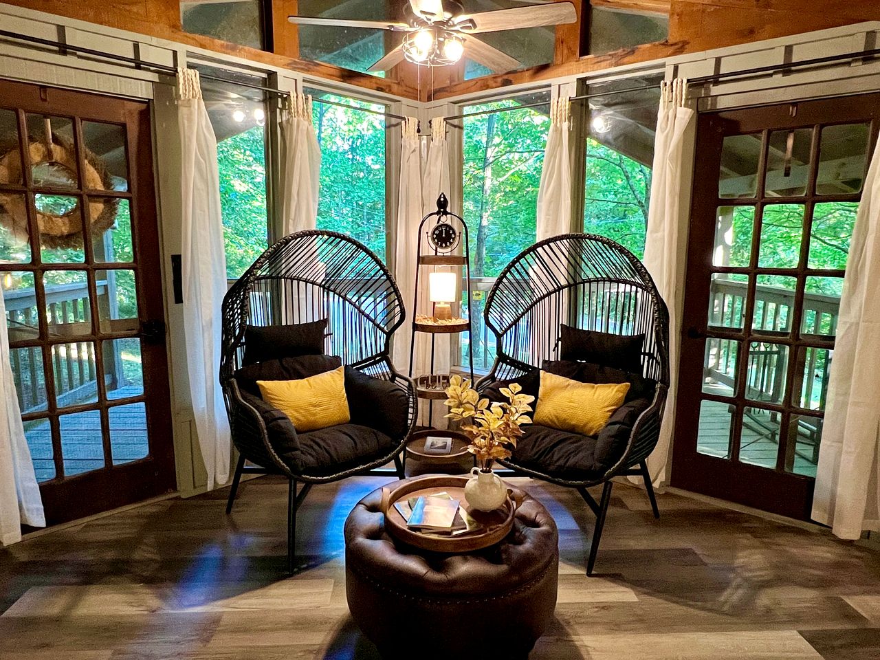 Romantic Cabin Ideal for a Secluded Escape in Townsend, Tennessee