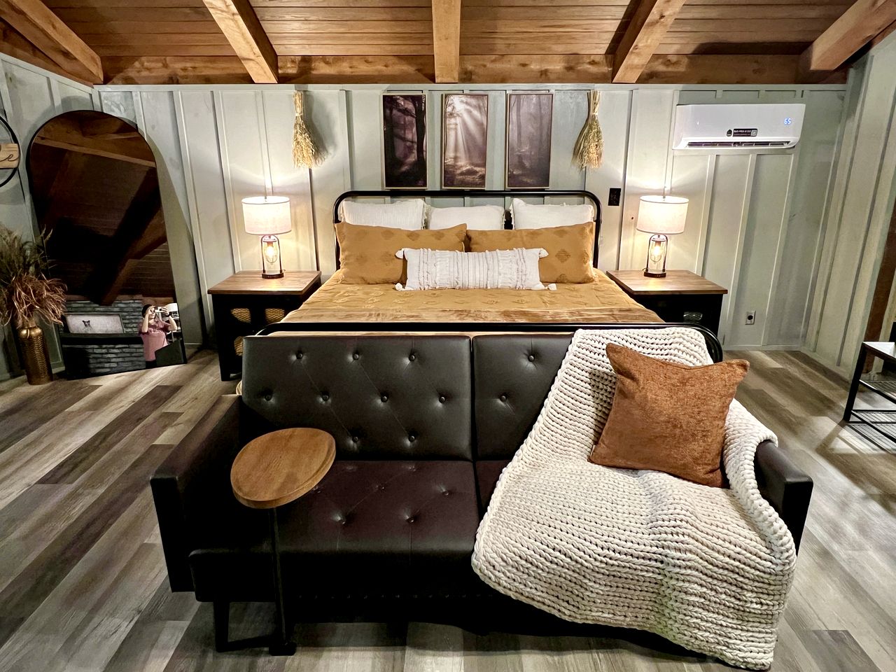 Romantic Cabin Ideal for a Secluded Escape in Townsend, Tennessee