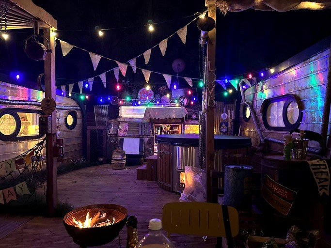 Quirky Themed Retreat with Hot Tub Featured on Amazing Spaces near Amersham, England