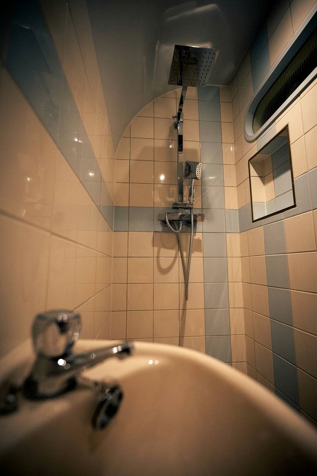Quirky Themed Retreat with Hot Tub Featured on Amazing Spaces near Amersham, England