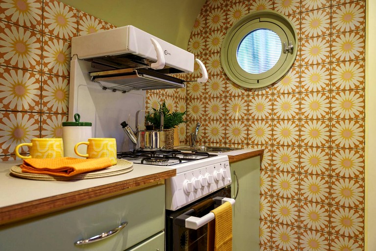 Caravans (United Kingdom, Amersham, England)