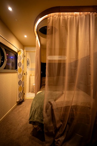Caravans (United Kingdom, Amersham, England)
