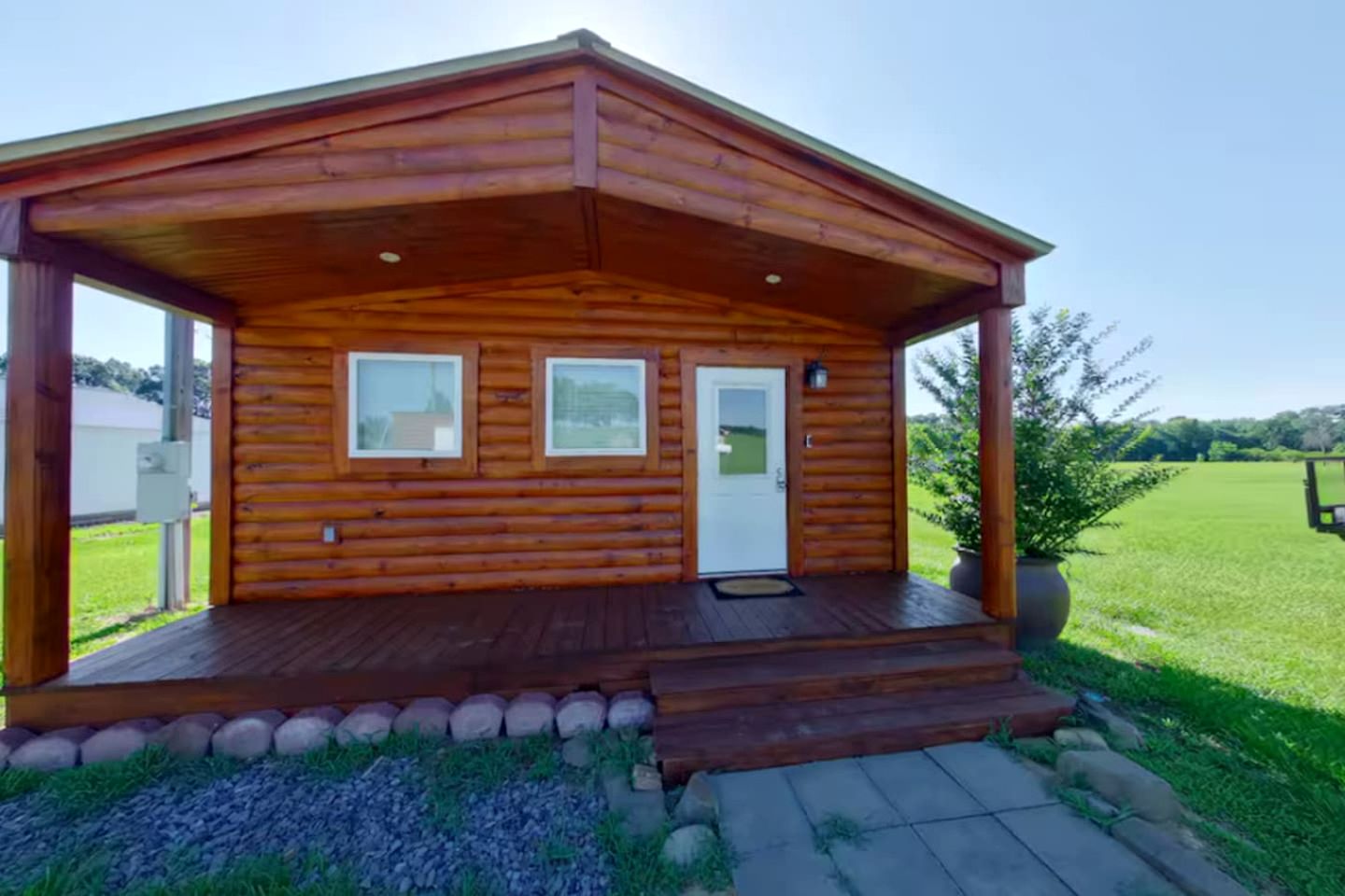 Peaceful Cabin on the Caddo River and Close to State Parks for an Amazing Family Vacation in Glenwood, Arkansas