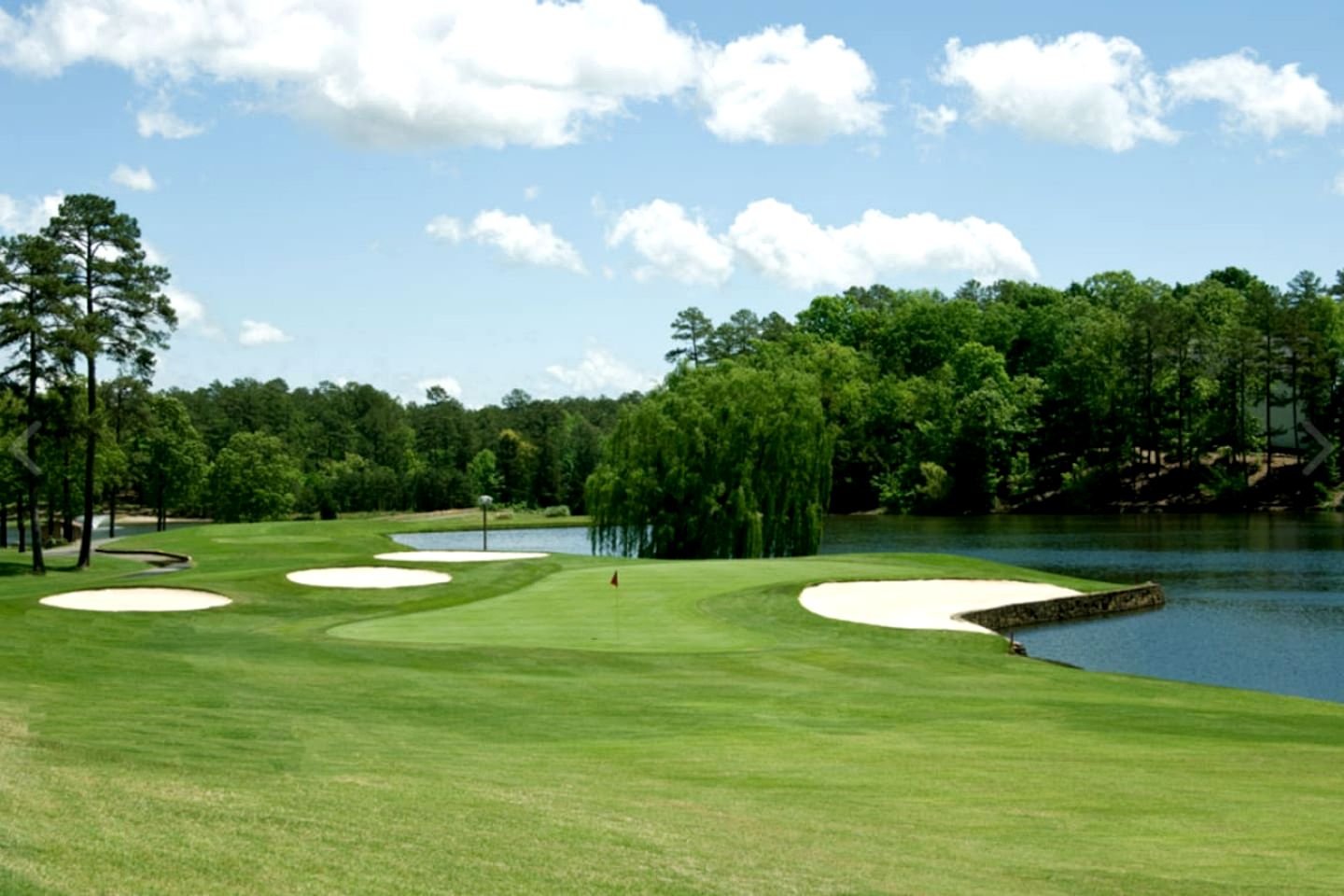 Peaceful Cabin on the Caddo River and Close to State Parks for an Amazing Family Vacation in Glenwood, Arkansas