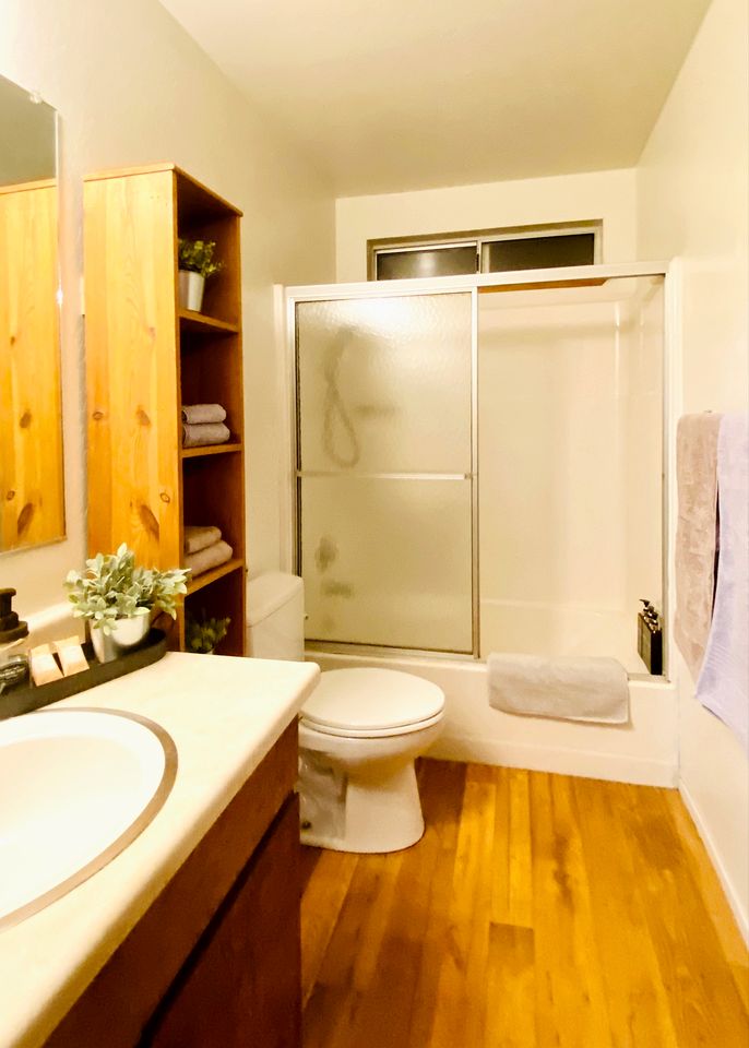 Cozy Cabin in Lush Forest with Shared Pool near Bear Valley Ski Resort in Arnold, California