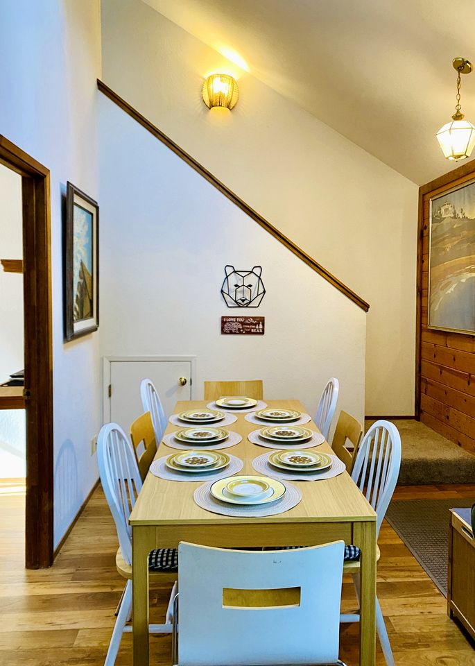 Cozy Cabin in Lush Forest with Shared Pool near Bear Valley Ski Resort in Arnold, California