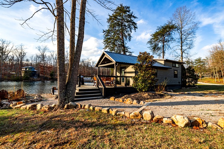 Lakefront Tiny Home Retreat with Private Dock & Sunset Views in Tracy City, Tennessee